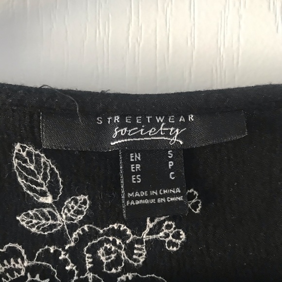 Forever 21 wrap crop top - Picture 2 of 2